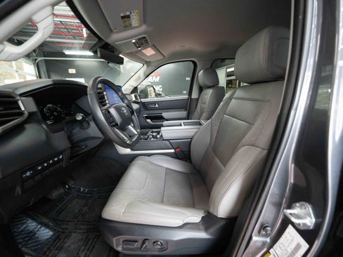 Used 2023 Toyota Tundra Limited image 9