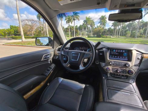 Used 2017 GMC Yukon Denali w/ Open Road Package image 28