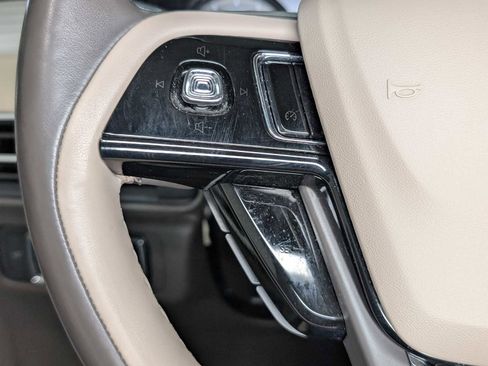 Certified 2022 Lincoln Corsair AWD w/ Premium Package image 36