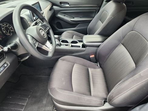 Used 2024 Nissan Altima 2.5 SV image 14