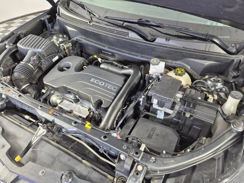 Used 2020 Chevrolet Equinox LT FWD image 36