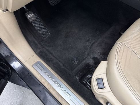 Used 2018 Ford Taurus Limited image 14