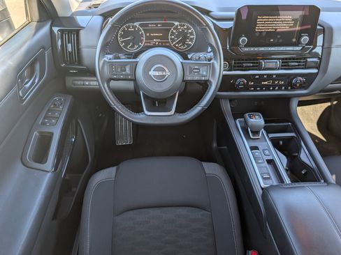 Used 2024 Nissan Pathfinder SV FWD image 10