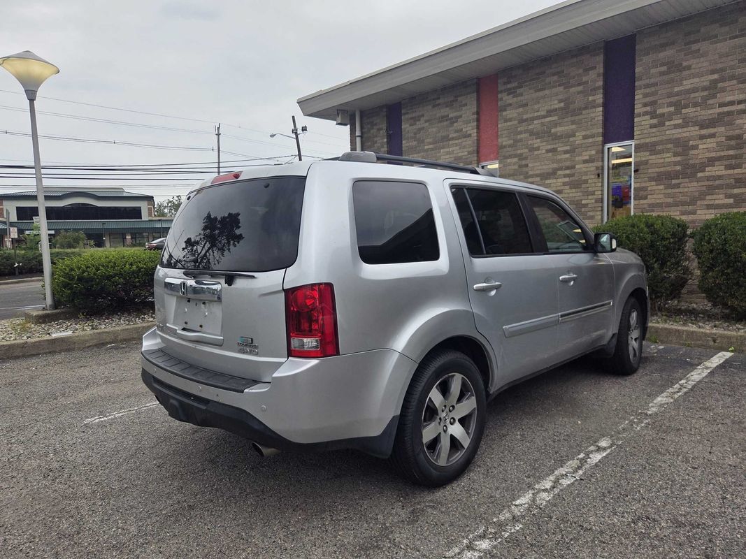 Used 2013 Honda Pilot Touring image 2