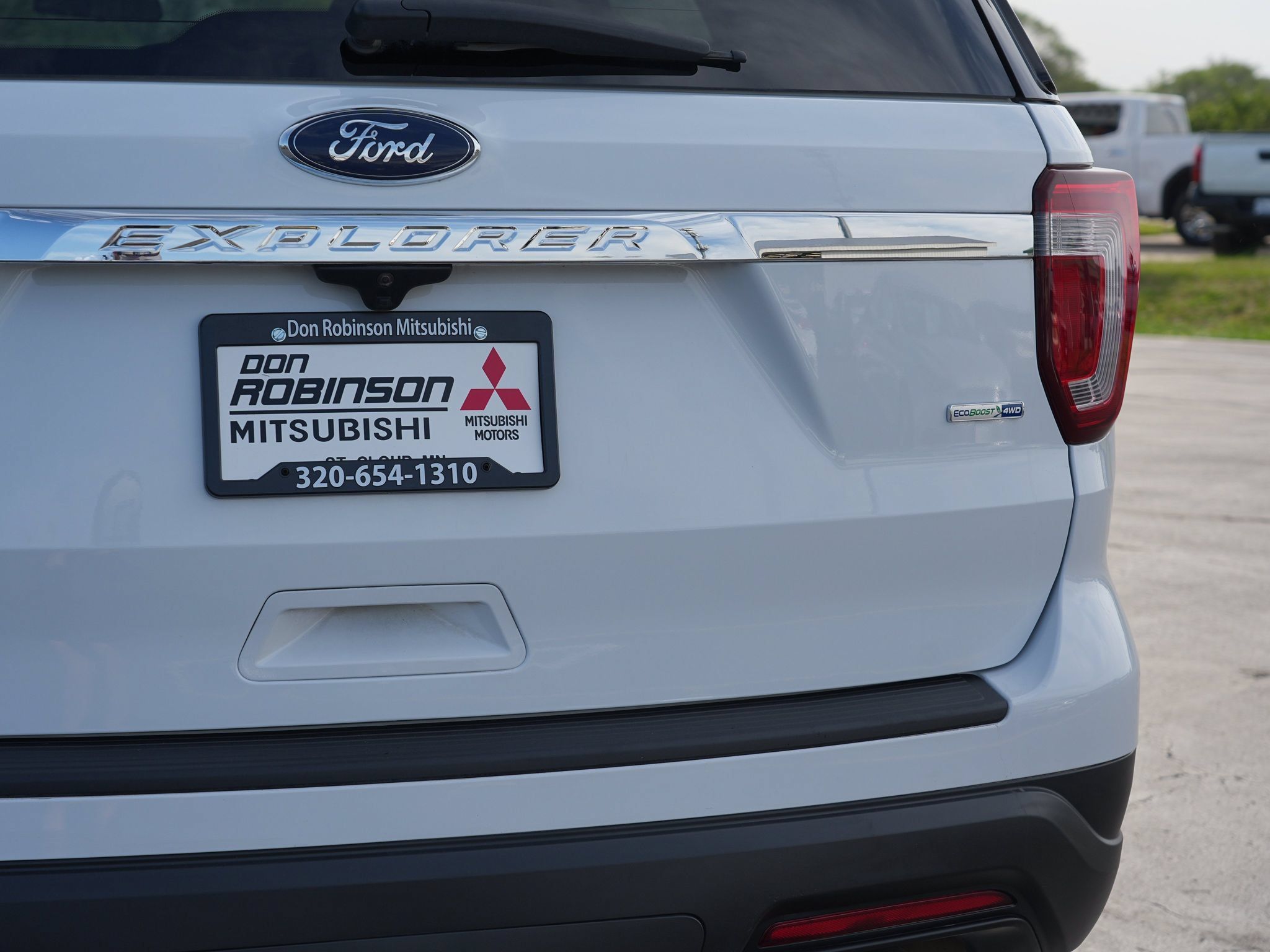 Used 2018 Ford Explorer 4WD w/ Class II Trailer Tow Package image 12