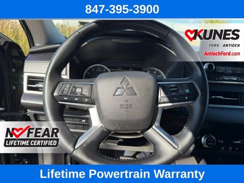 Used 2024 Mitsubishi Outlander SE image 34