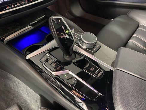 Used 2021 BMW 540i xDrive w/ Premium Package image 22