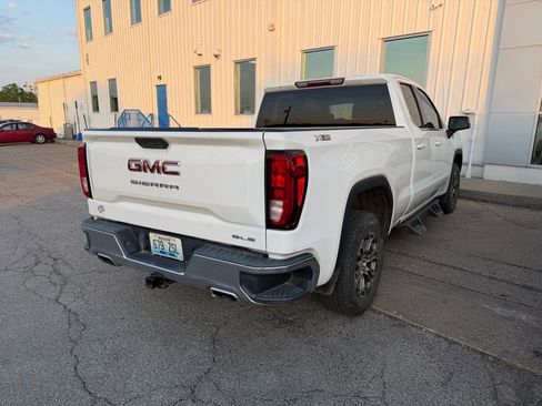 Used 2019 GMC Sierra 1500 SLE w/ SLE Value Package AWD/4WD image 3