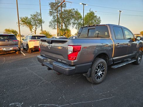 Used 2021 Nissan Titan SV w/ SV Convenience Package AWD/4WD image 5