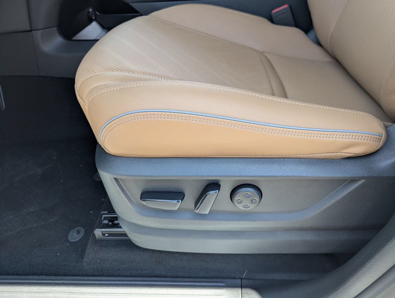 New 2027 INFINITI QX80 Luxe w/ Cargo Package RWD image 14