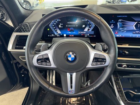 Used 2025 BMW X7 M60i AWD/4WD image 22