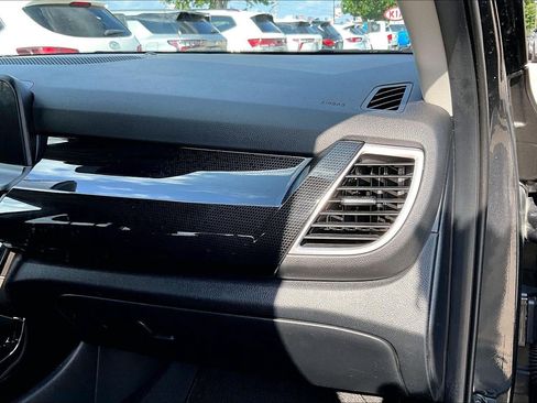 Used 2025 Kia Seltos S AWD/4WD image 24