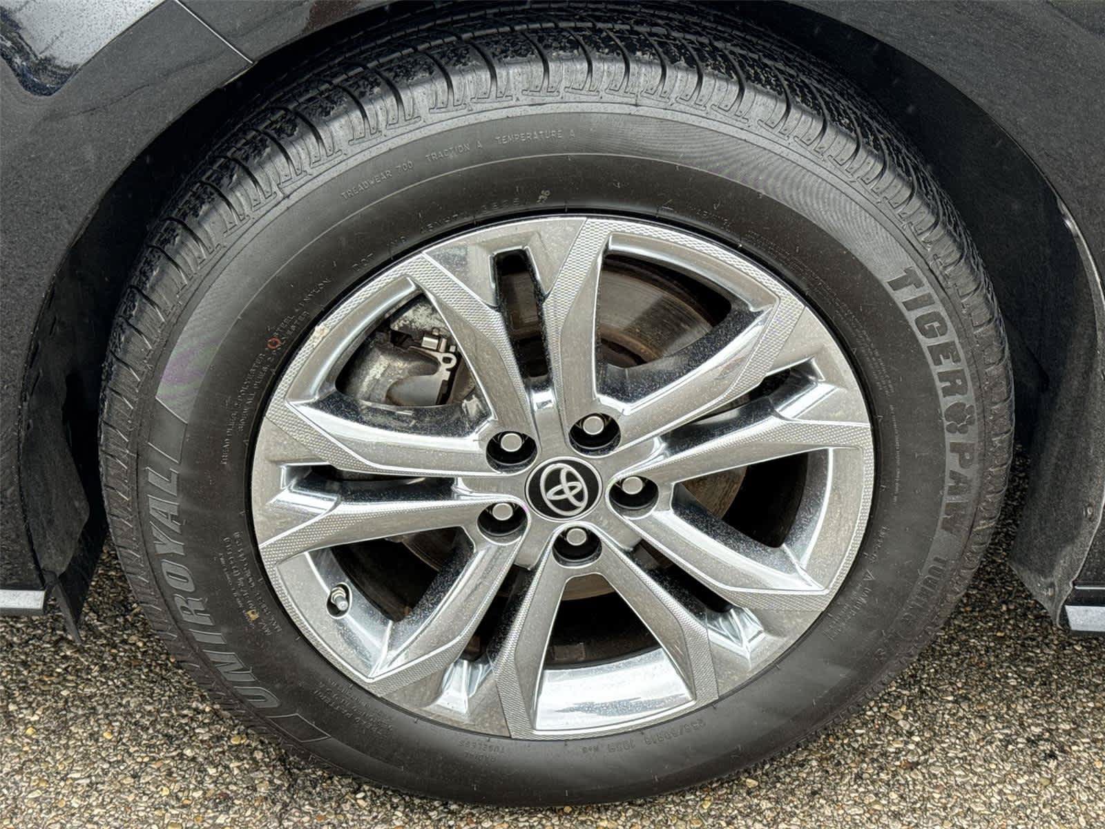 Used 2022 Toyota Sienna Platinum AWD/4WD image 11