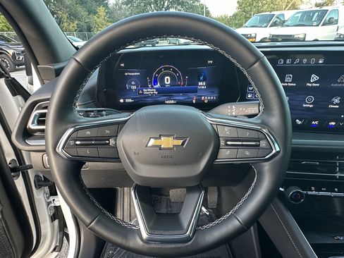 Certified 2025 Chevrolet Traverse LT image 19