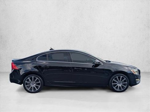 Used 2017 Volvo S60 T5 Inscription FWD image 4
