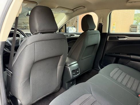 Used 2020 Ford Fusion SE FWD image 12