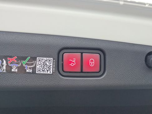 New 2026 Mercedes-Benz E 53 AMG e 4MATIC Sedan image 13