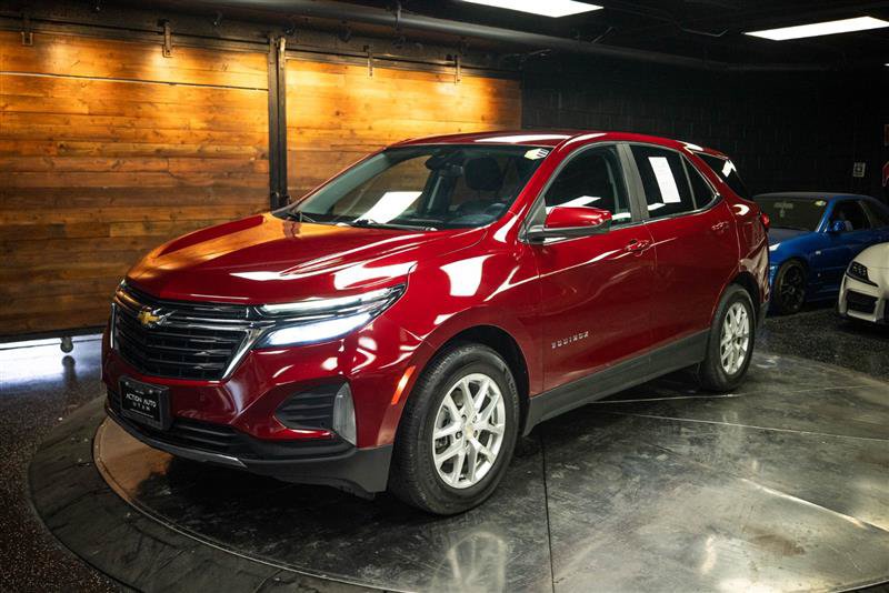 Used 2023 Chevrolet Equinox LT w/ Driver Convenience Package FWD image 2
