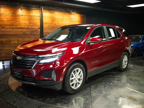 Used 2023 Chevrolet Equinox LT w/ Driver Convenience Package FWD image 2