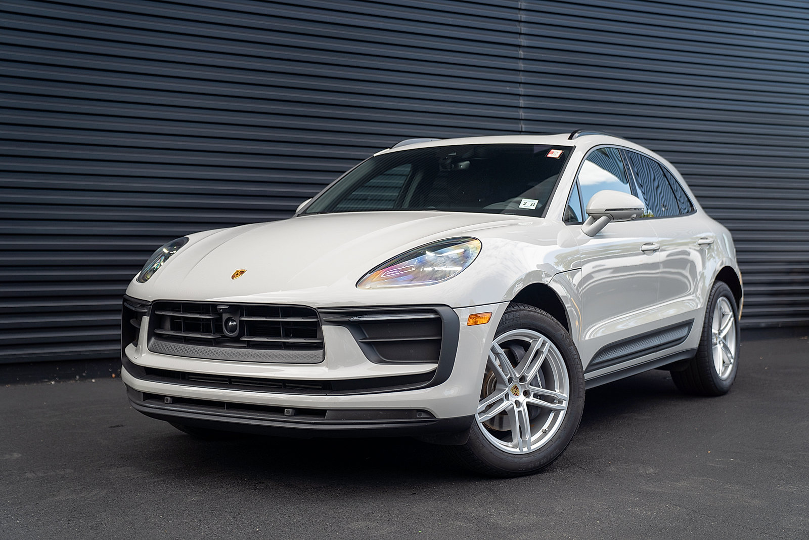 Used 2026 Porsche Macan AWD/4WD image 1
