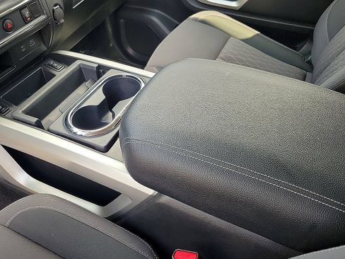 Used 2024 Nissan Titan SV w/ SV Convenience Package AWD/4WD image 24