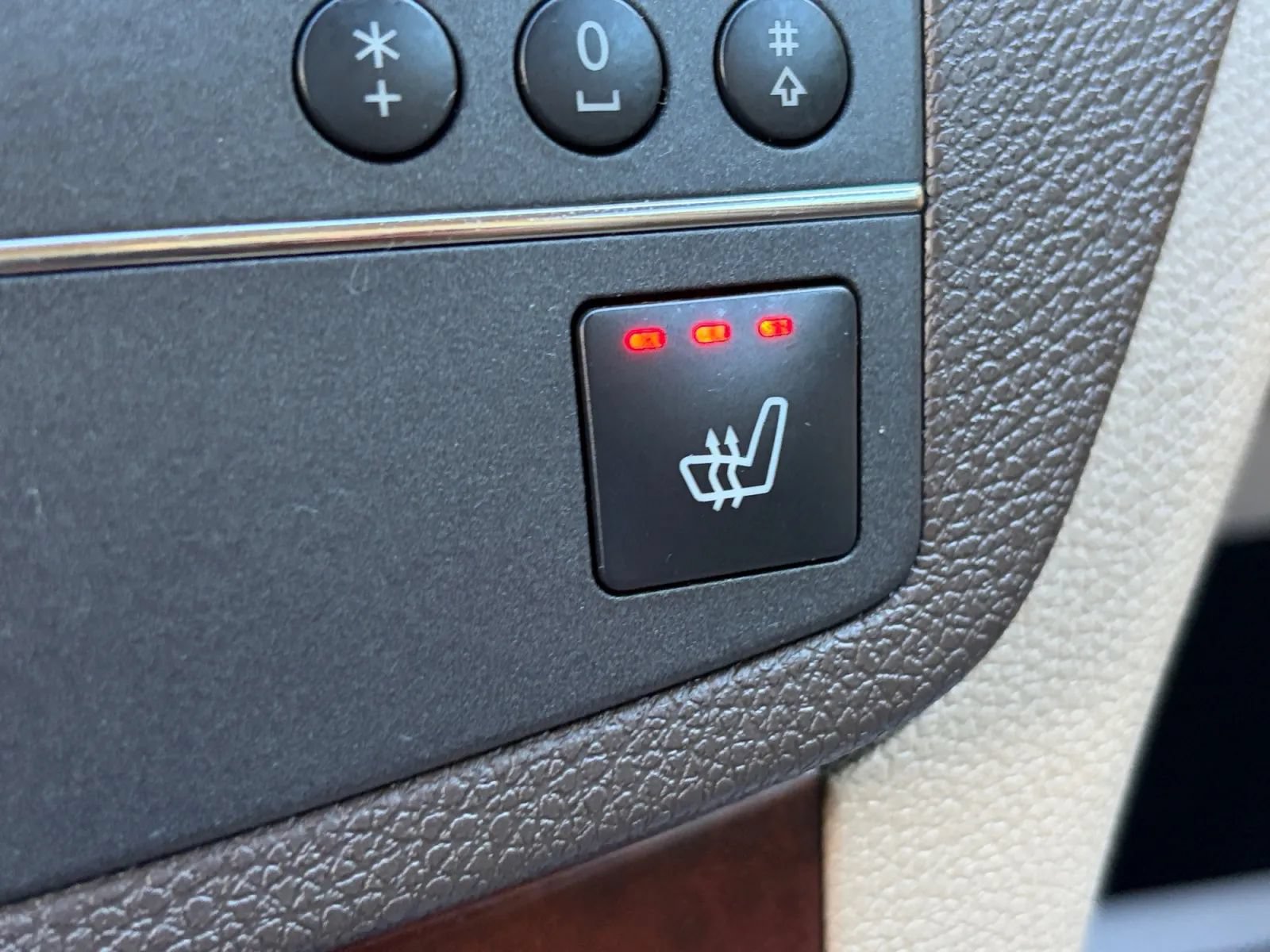 Used 2010 Mercedes-Benz C 300 Sedan image 25
