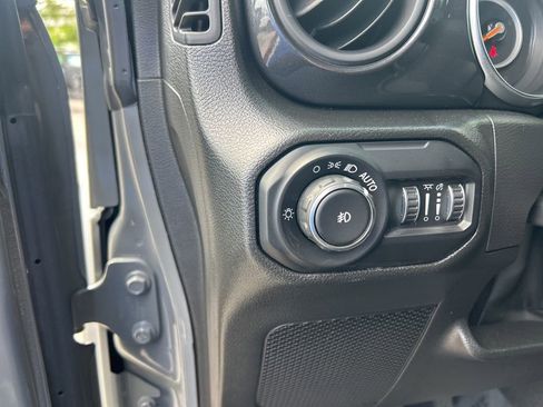 Used 2022 Jeep Wrangler Unlimited Sport image 36