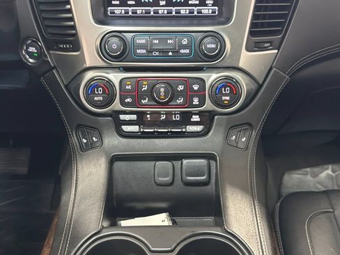 Used 2018 Chevrolet Tahoe LT w/ Luxury Package AWD/4WD image 16
