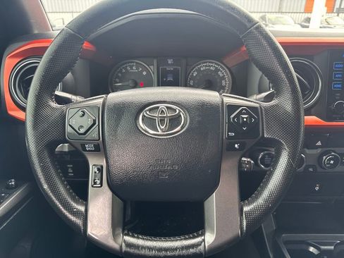 Used 2016 Toyota Tacoma TRD Off-Road w/ Towing Package image 15