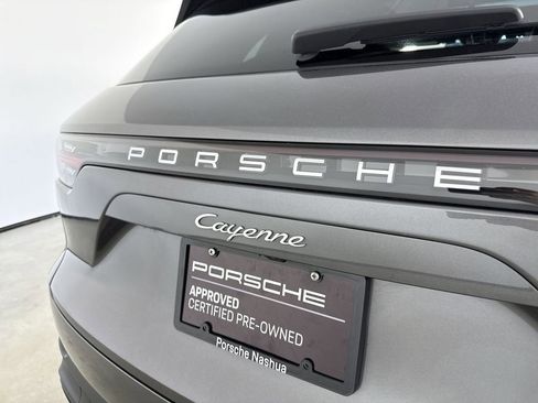Certified 2023 Porsche Cayenne Platinum Edition AWD/4WD image 18