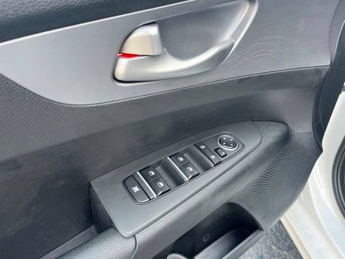 Certified 2023 Kia Forte LXS FWD image 22