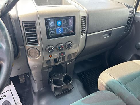 Used 2014 Nissan Titan S RWD image 15
