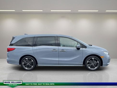 Used 2024 Honda Odyssey Elite image 2