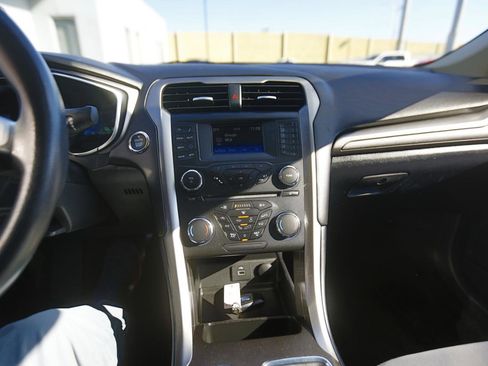 Used 2018 Ford Fusion S image 8