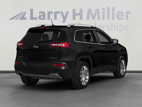Used 2017 Jeep Cherokee Trailhawk L Plus image 2