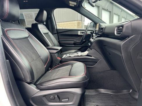 Used 2023 Ford Explorer ST-Line image 11