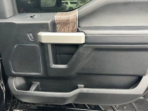 Used 2019 Ford F250 Lariat w/ Lariat Ultimate Package image 31