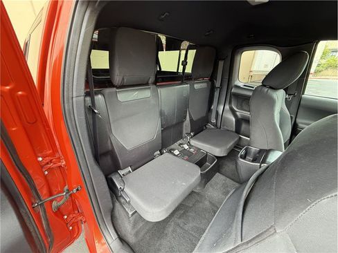 Used 2016 Toyota Tacoma TRD Off-Road w/ Towing Package AWD/4WD image 38