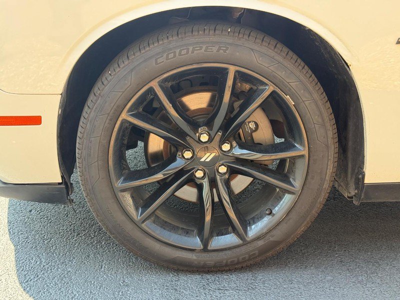 Used 2017 Dodge Challenger R/T w/ Blacktop Package RWD image 8