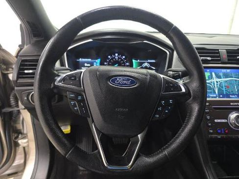 Used 2019 Ford Fusion Titanium FWD image 9
