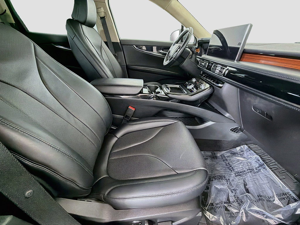 Used 2023 Lincoln Nautilus Reserve AWD/4WD image 26