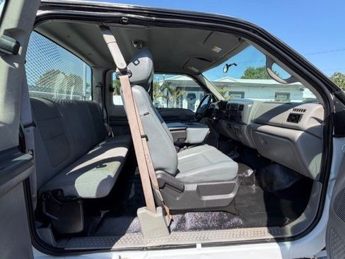 Used 2001 Ford F350 XL image 17