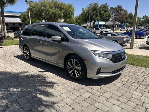 Used 2023 Honda Odyssey Touring image 16