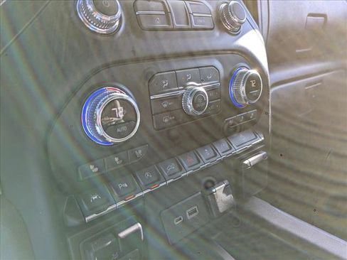 Used 2020 GMC Sierra 1500 AT4 w/ AT4 Premium Package image 11