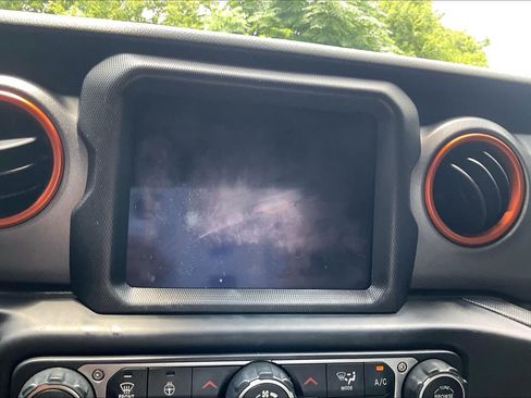 Used 2020 Jeep Gladiator Mojave AWD/4WD image 32