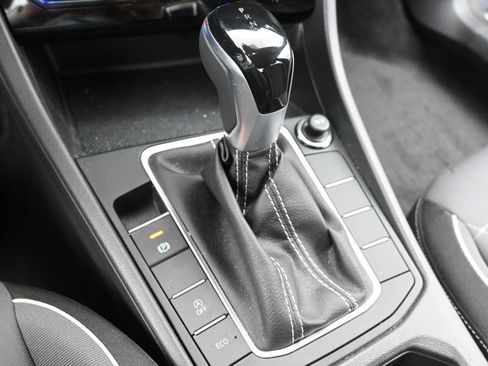 Used 2025 Volkswagen Jetta Sport FWD image 18