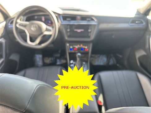 Certified 2022 Volkswagen Tiguan SE image 15