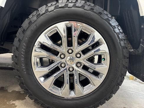 Used 2024 Ford F150 King Ranch w/ FX4 Off-Road Package image 16