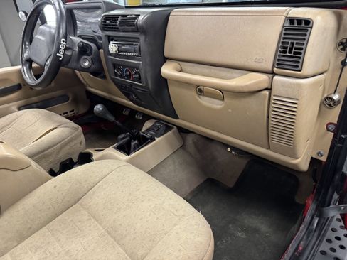 Used 2001 Jeep Wrangler SE image 11