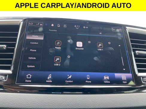 Used 2023 Chrysler Pacifica Touring-L FWD image 11